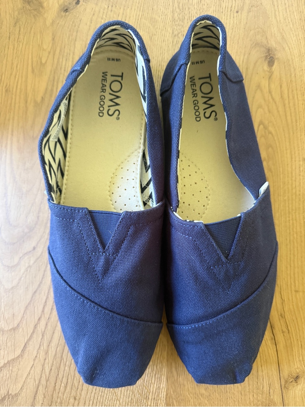 Toms Canvas Slip-On Shoes in Navy Men’s size 11